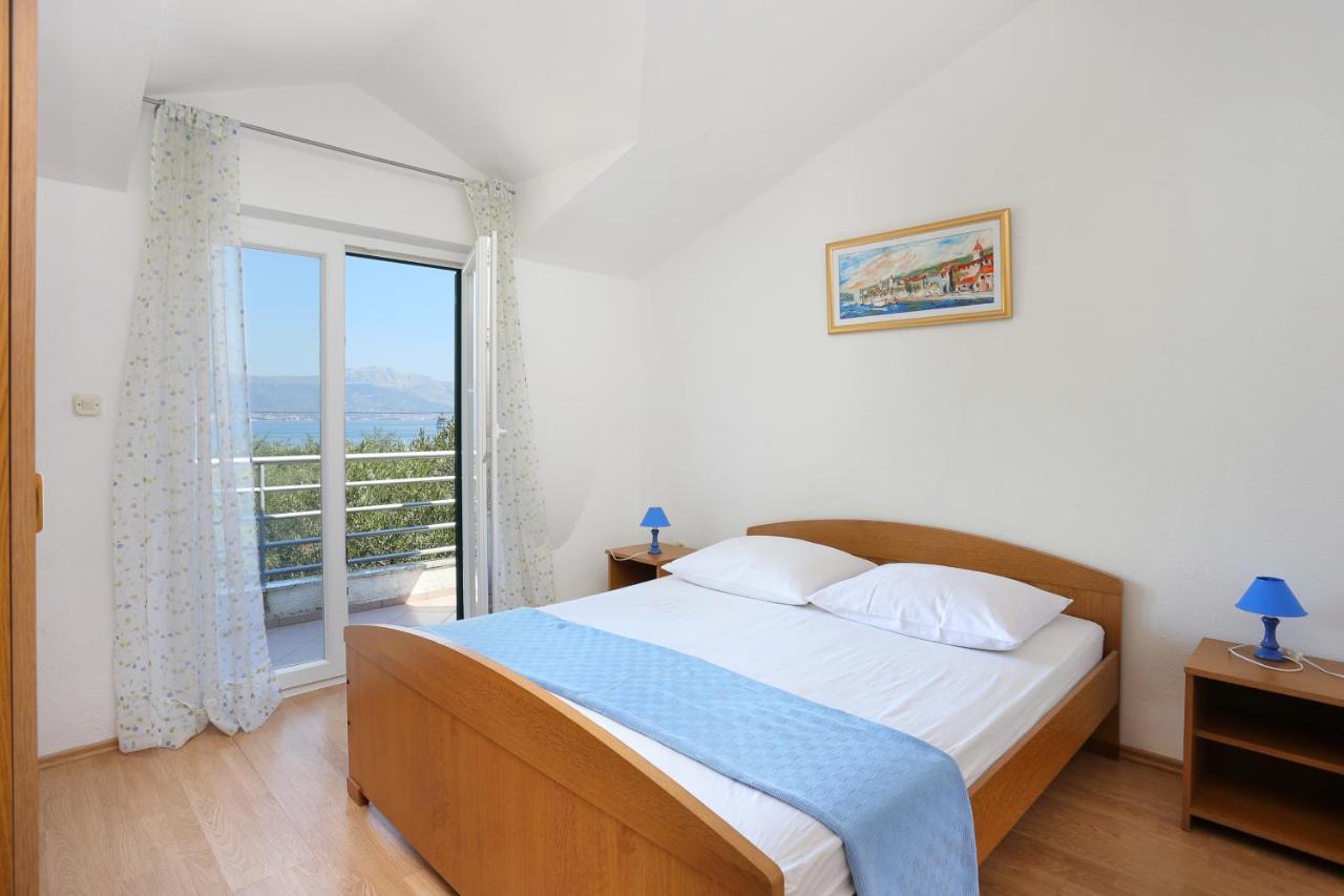 Apartments By The Sea Arbanija, Ciovo - 4320 Trogir Extérieur photo