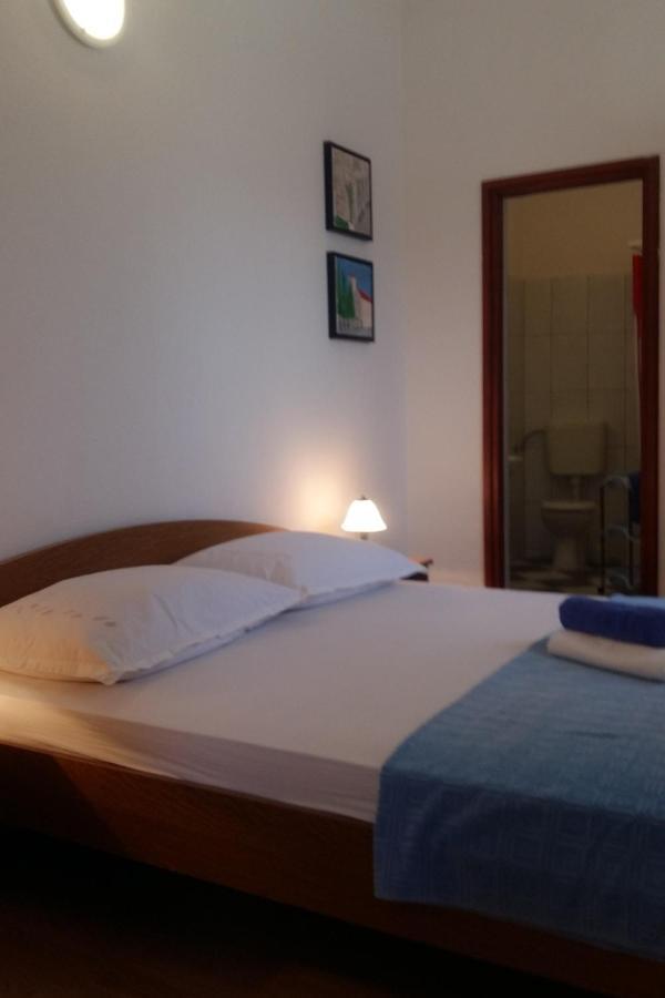 Apartments By The Sea Arbanija, Ciovo - 4320 Trogir Extérieur photo